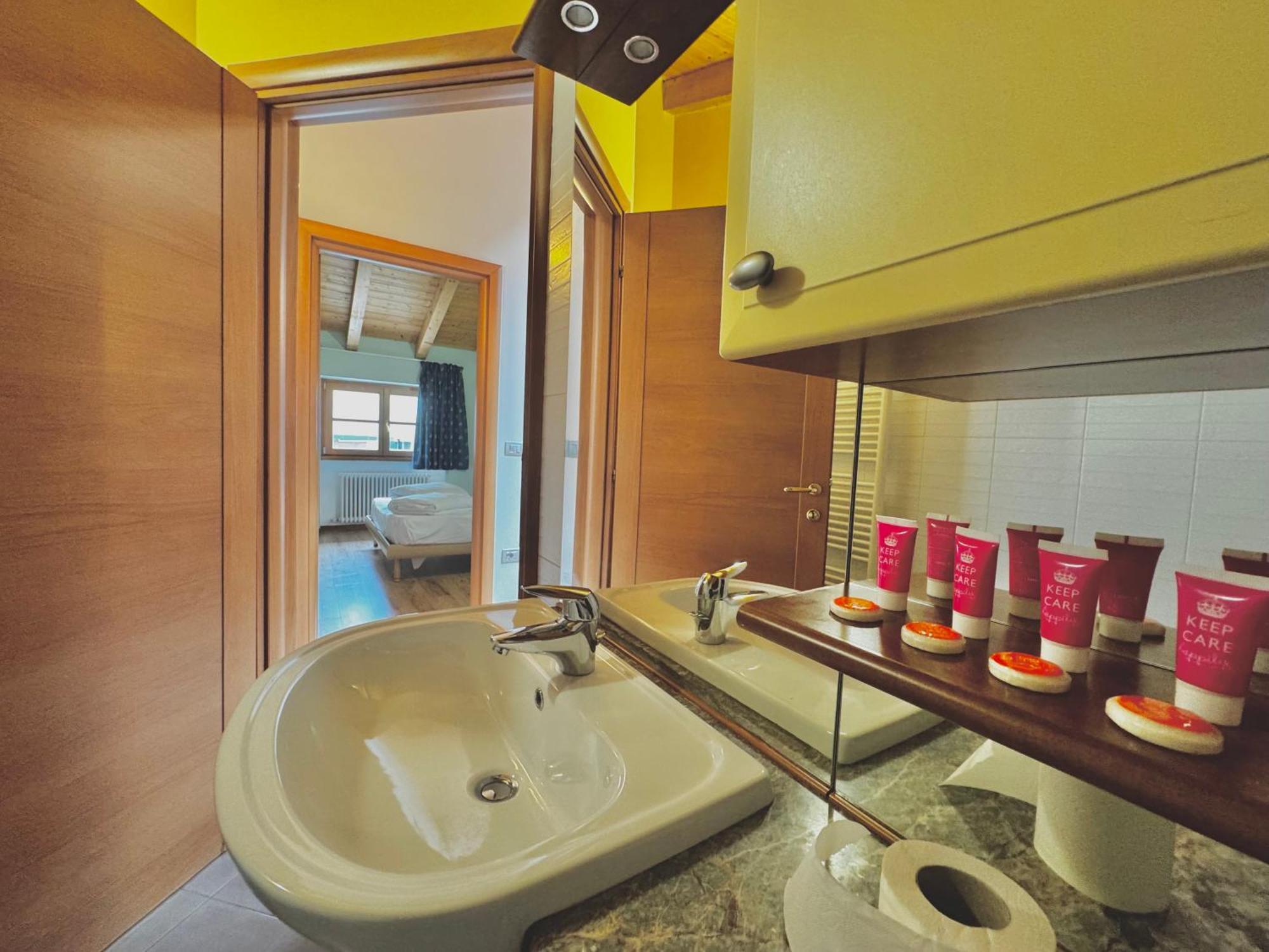 Sweet Spot Aparthotel Riva del Garda Exterior foto